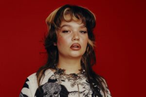 Lola Young คัมแบ็คกับเพลงใหม่สุดเท่ “One Thing” สานต่อความสำเร็จจาก “Messy” ขึ้นแท่นป็อปสตาร์คนใหม่ของวงการ