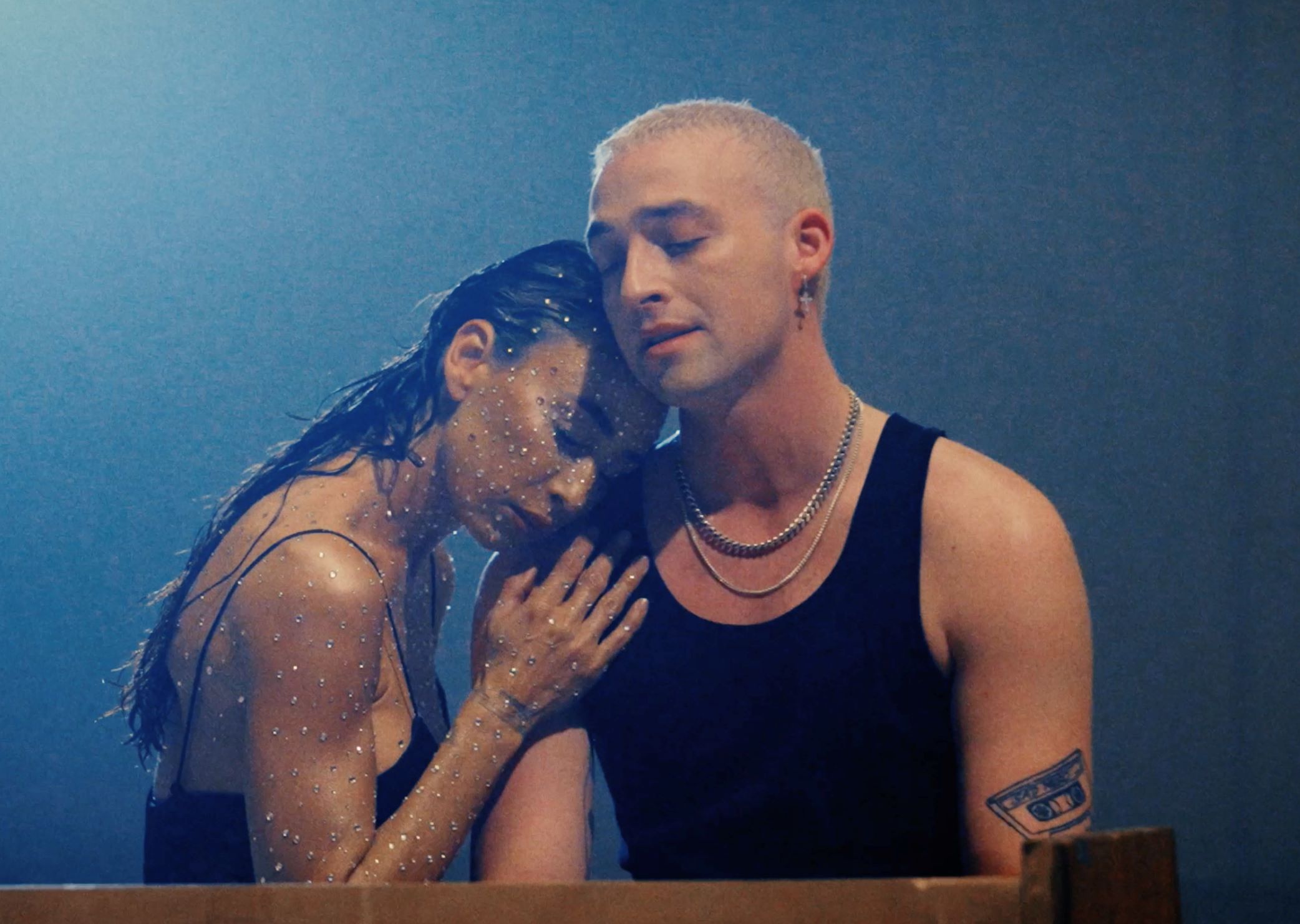 Maximillian ชวน Medina ส่งเพลงสุดซึ้ง “Lifetimes Away” สำหรับคนไม่มูฟออน สะเทือนอารมณ์ทุกท่อน สมเป็นผลงานดูเอ็ตของศิลปินป็อปจากเดนมาร์ก