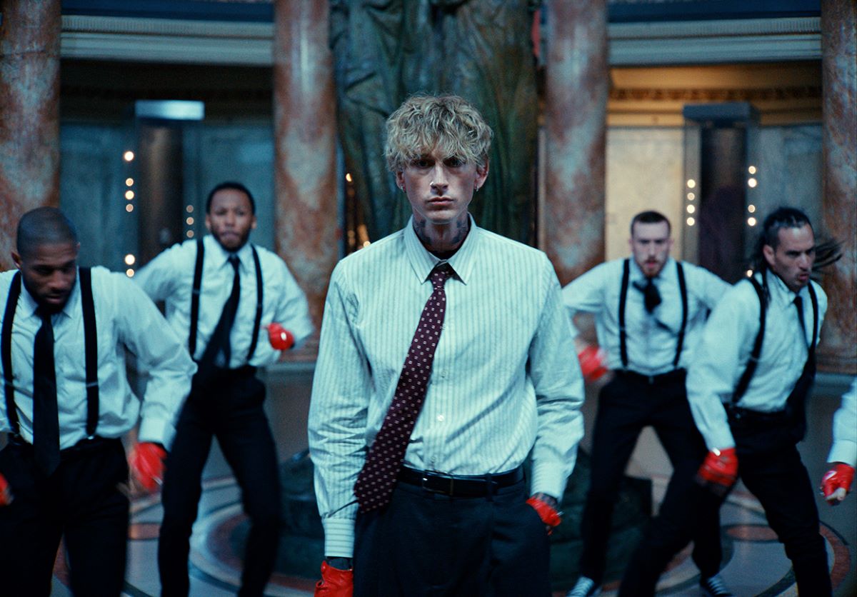 mgk ปล่อยเพลงสุดเท่ “vampire diaries” ได้ Travis Barker จาก blink-182 ร่วมโปรดิวซ์ อุ่นเครื่องก่อนปล่อยอัลบั้มเต็มชุดที่ 6 lost americana ฟังพร้อมกัน 8 ส.ค. นี้