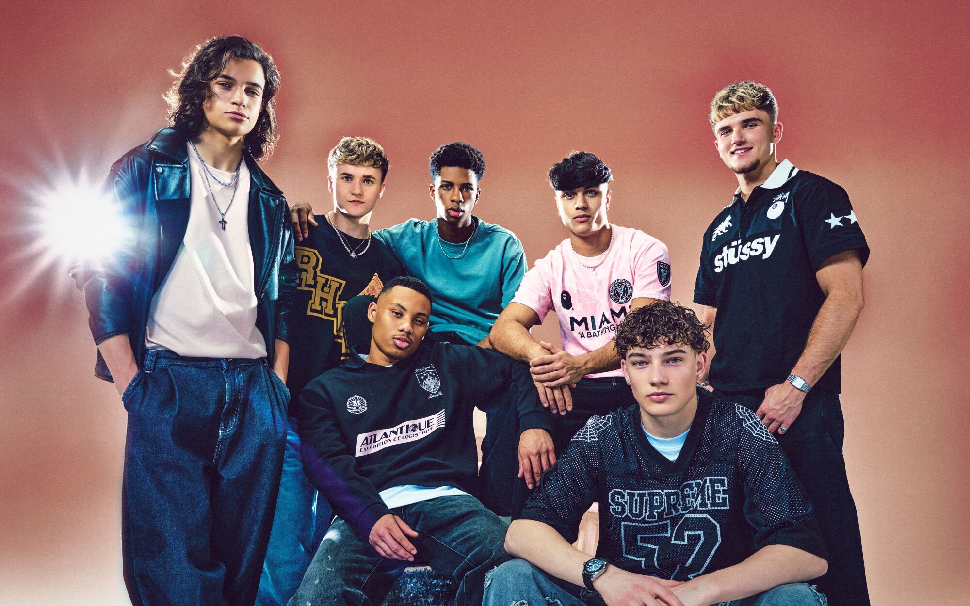 December 10 บอยแบนด์ดาวรุ่งมาแรงจากอังกฤษ ส่งเพลงใหม่ฟังสบาย “Angel” เตรียมหูเคลือบทองฟังเสียงร้องสด ๆ ที่ลานหน้า AIS SIAM สยามสแควร์ 28 มีนาคมนี้