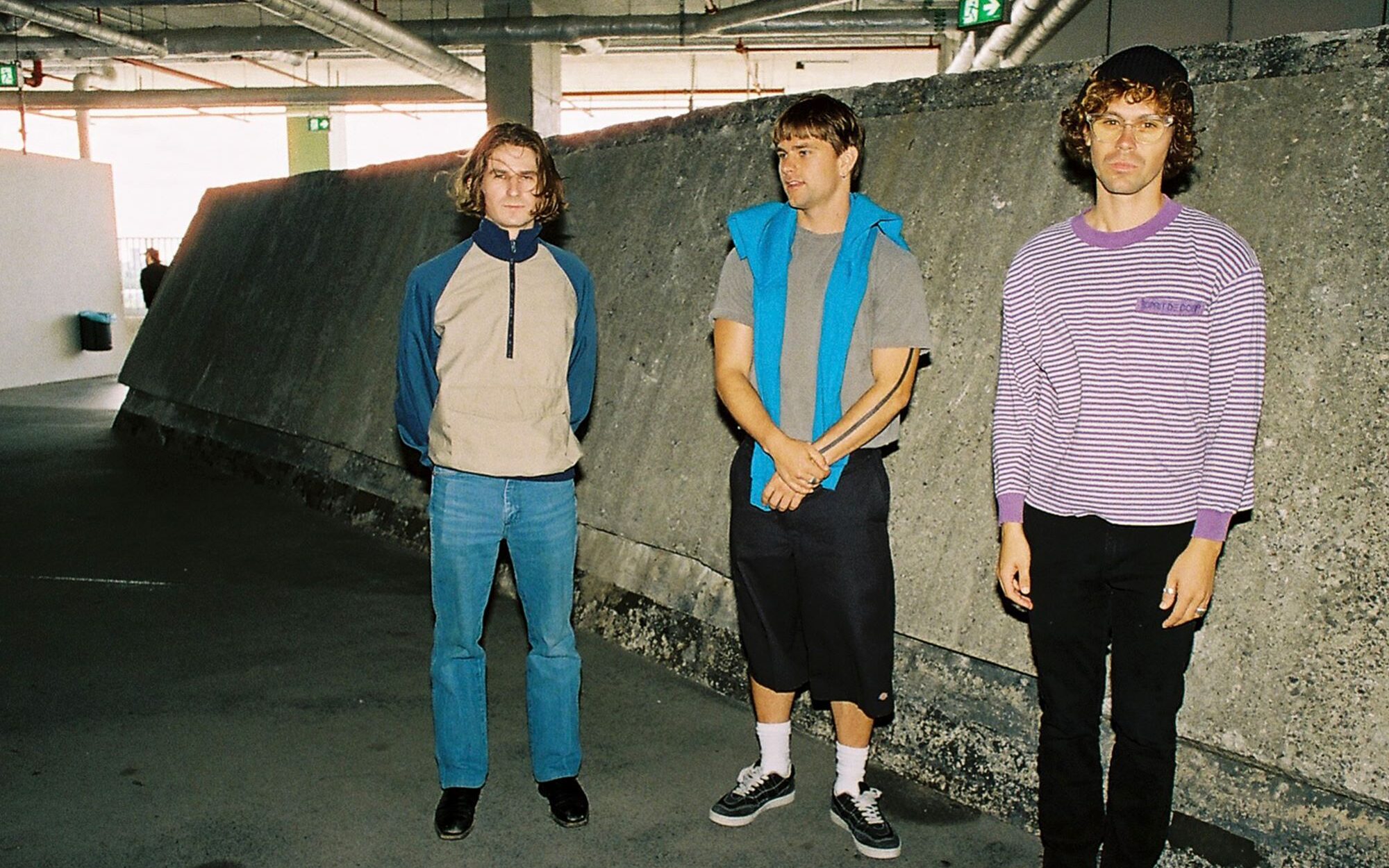 almost monday ส่งเพลงฮีลใจ “leaving is easy” ให้ทุกคนก้าวข้ามความเจ็บปวดจากการสูญเสีย อีกด้านหนึ่งของวงทริโออินดี้ป็อป ที่ถ่ายทอดอารมณ์เศร้าแต่เต็มไปด้วยความหวังได้เป็นอย่างดี