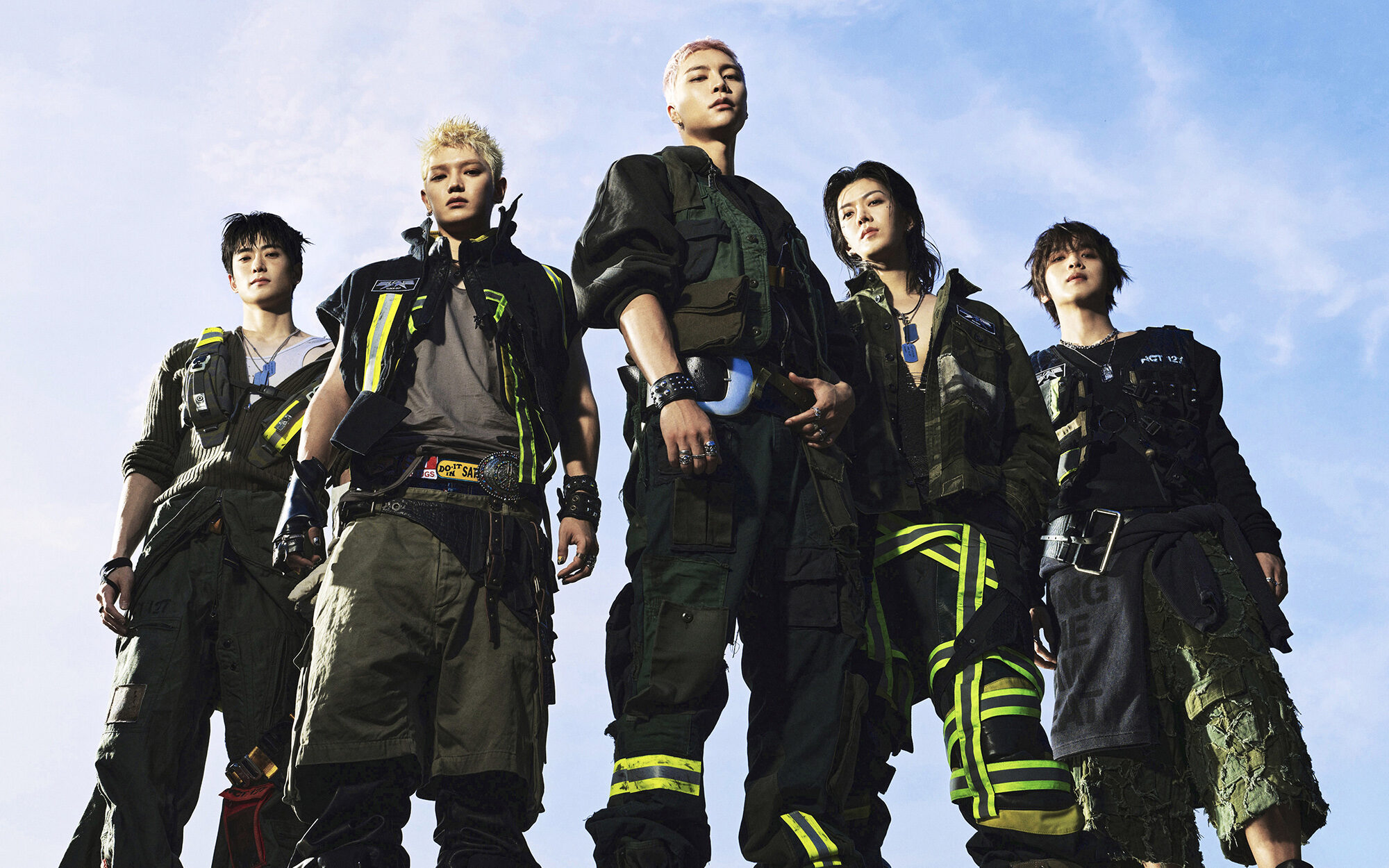 NCT 127 กลับมารวมพลังอย่างยิ่งใหญ่ พร้อมเผยออราสุดเปล่งประกายในผลงานใหม่ล่าสุด “BLINGY”
